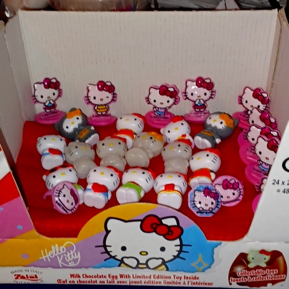 Limited Edition Sanrio Egg Surprise! Army of Hello Kittys - Picture 12 of 16